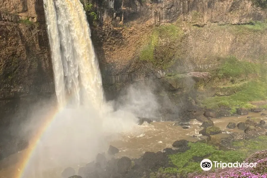 Ekom-Nkam Waterfalls