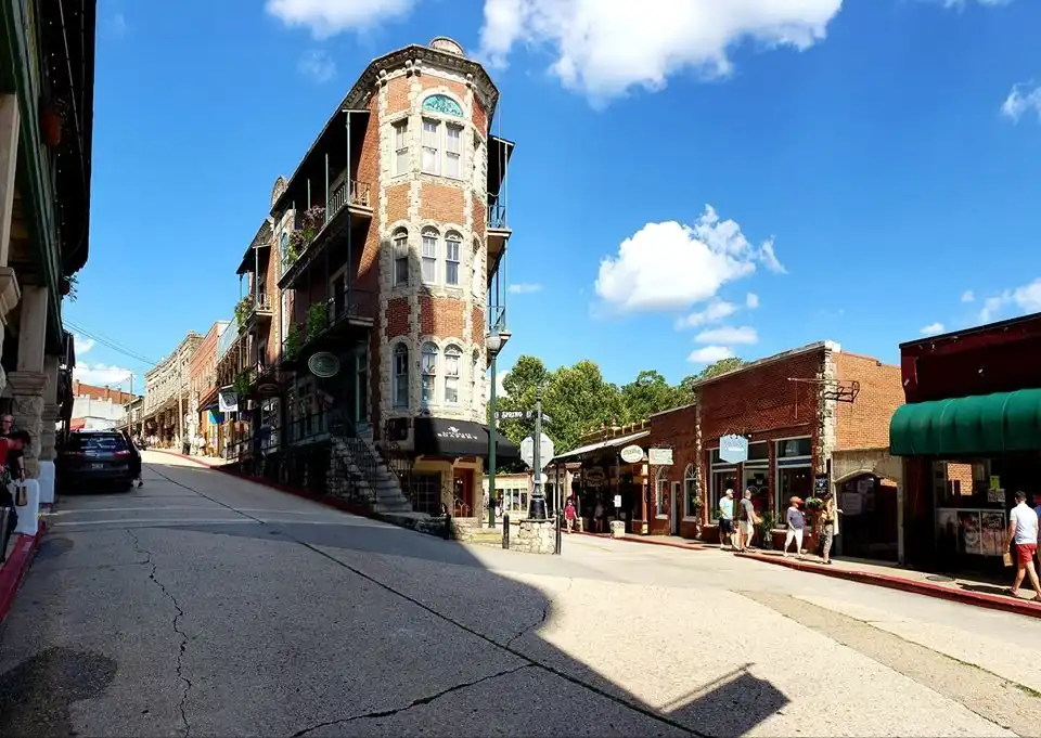 Отели рядом с достопримечательностью «Eureka Springs Historical Msm»