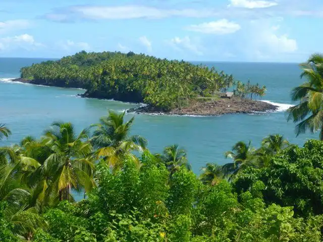 Hotels near Devil's Island