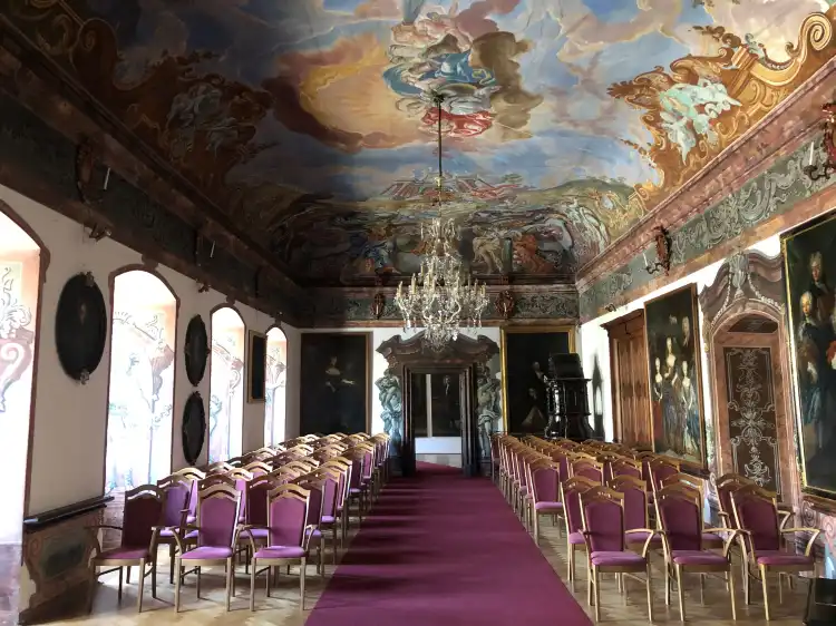 Hotels near Městské Muzeum Dr. E. Beneše a Informační centrum Kožlany