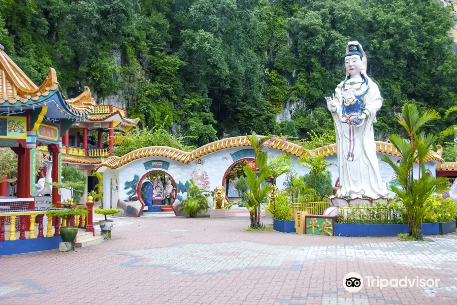 Ling Sen Tong Temple