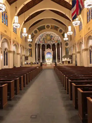 Hotels near Trinity Episcopal Cathedral