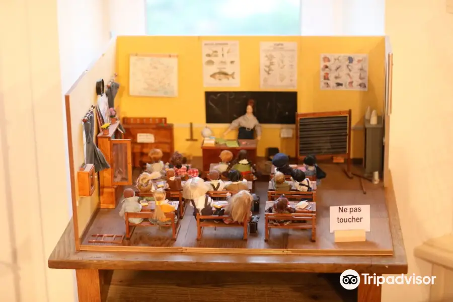 Musee de l'Ecole en Chalonnais