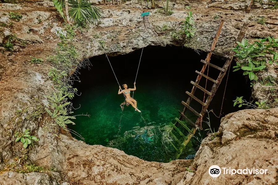 Cenote Calavera