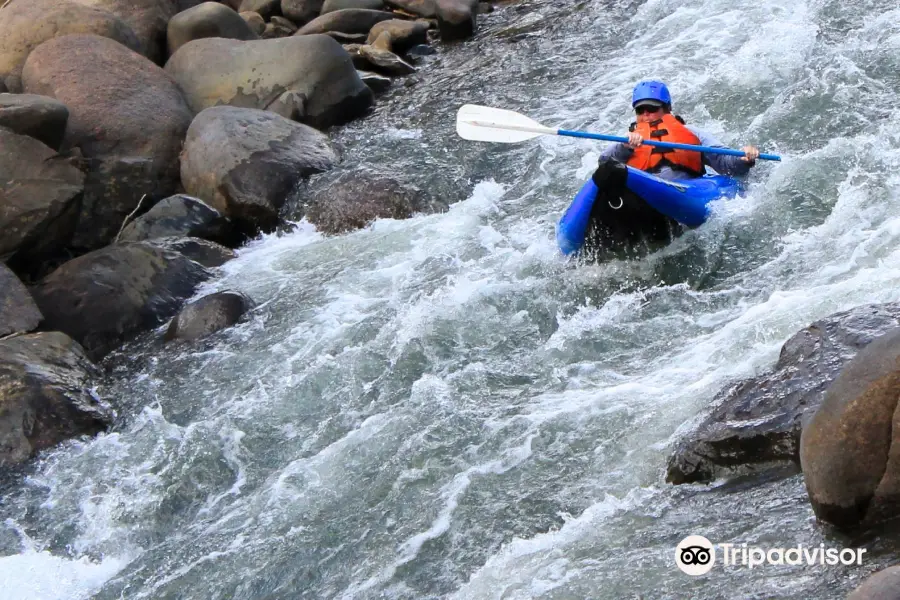 Flexible Flyers Rafting