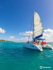 Cancun Adventures - Luxury Sailing & Snorkeling