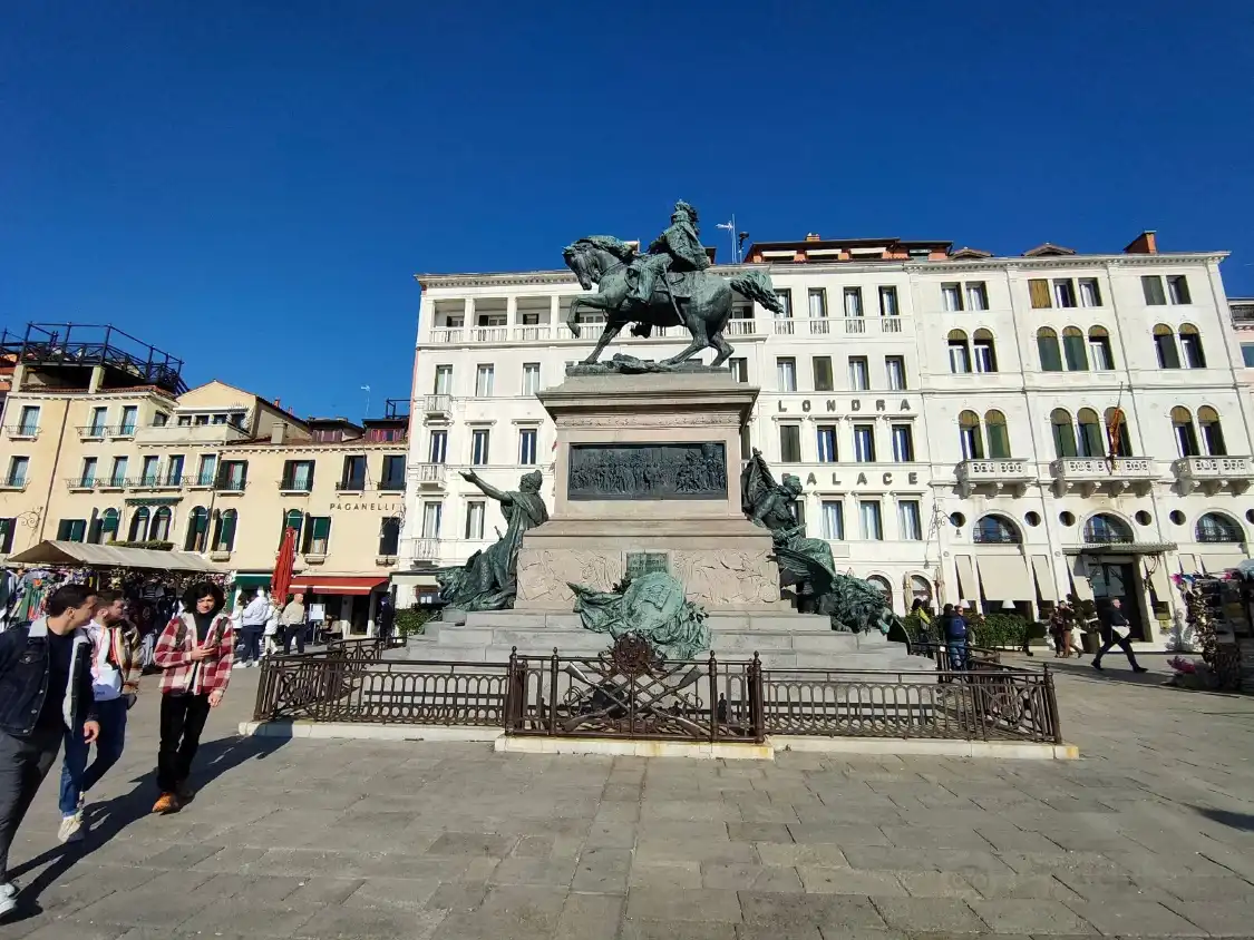 Các khách sạn gần Monumento a Vittorio Emanuele II