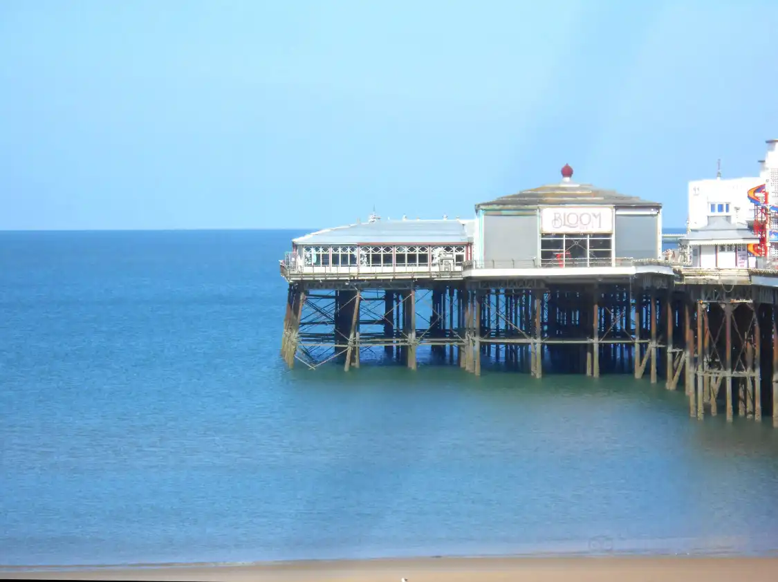 Hotels near North Pier