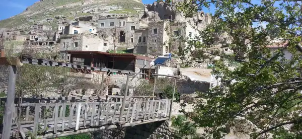 Hotel berhampiran Sakli Church