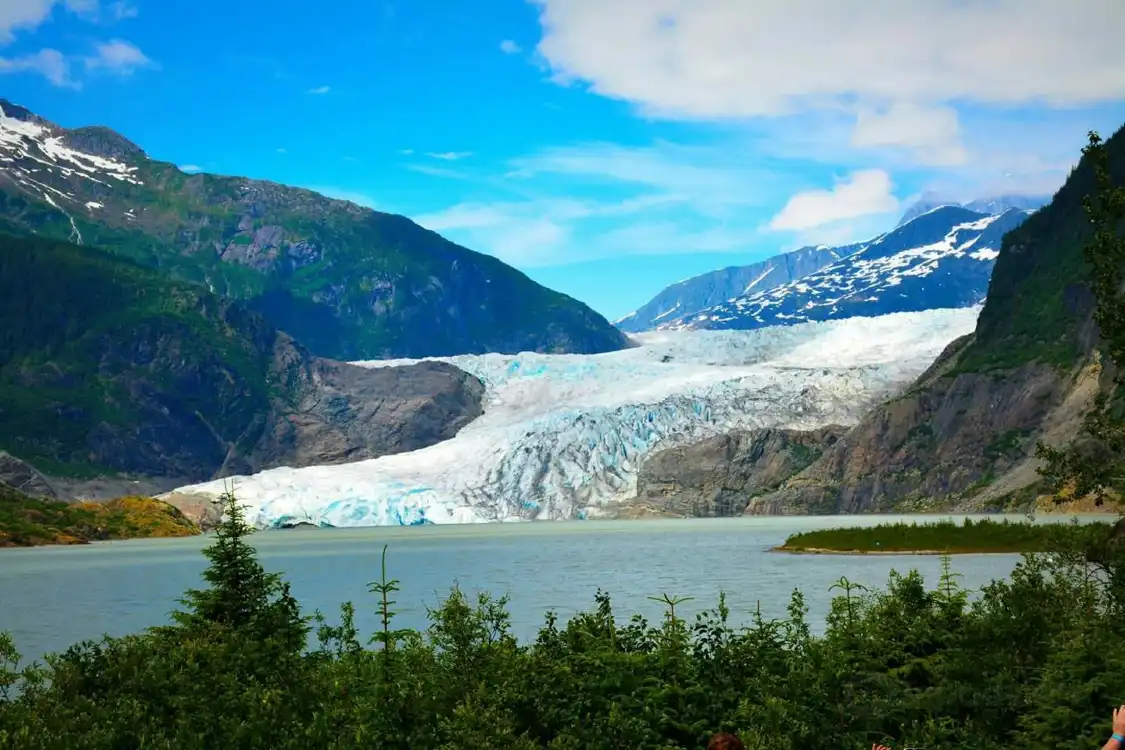 Hotels near Mendenhall Glacier