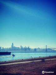 Middle Harbor Shoreline Park