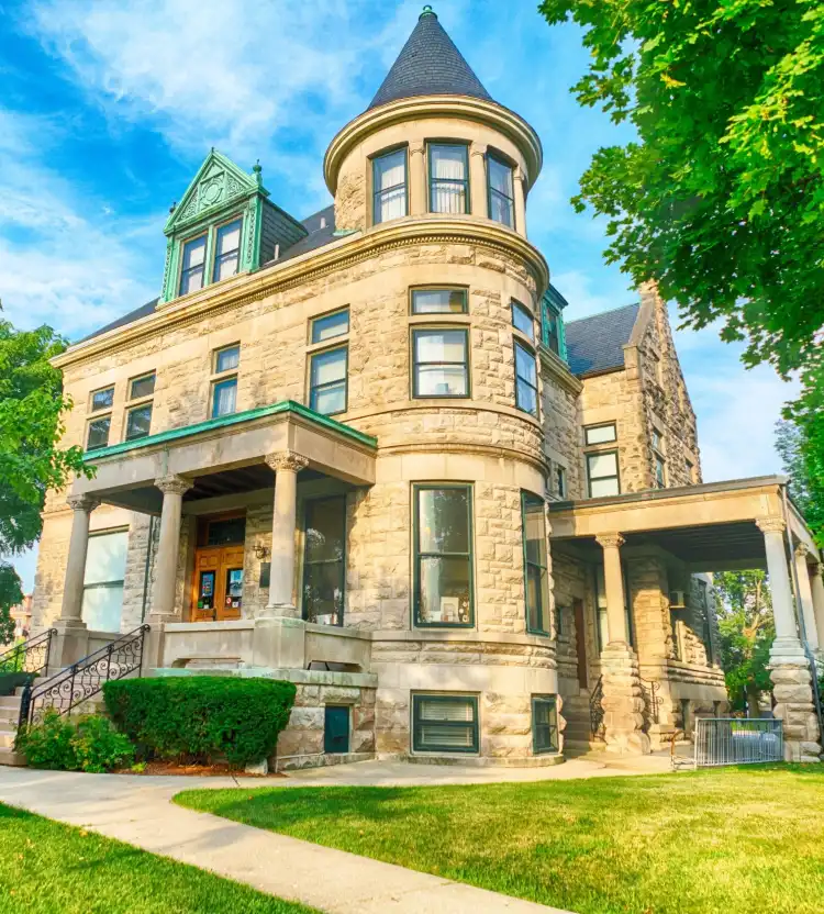 Hotels in Elmhurst