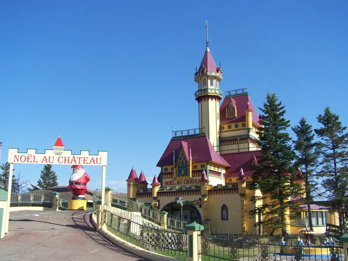 Hotels near Noël au Château