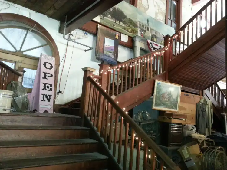 Hotels near Gonzales Emporium