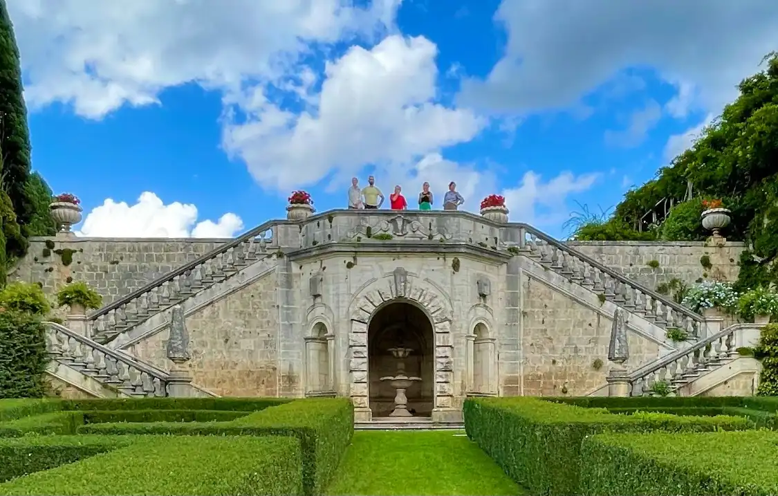 Hotels near La Foce
