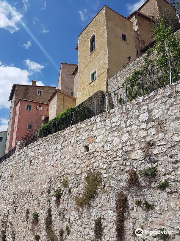 The impressive fortress above Orahovica worth visiting