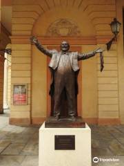 Monumento a Luciano Pavarotti