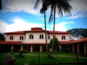 Visitor Center (Museum of Flora and Fauna)