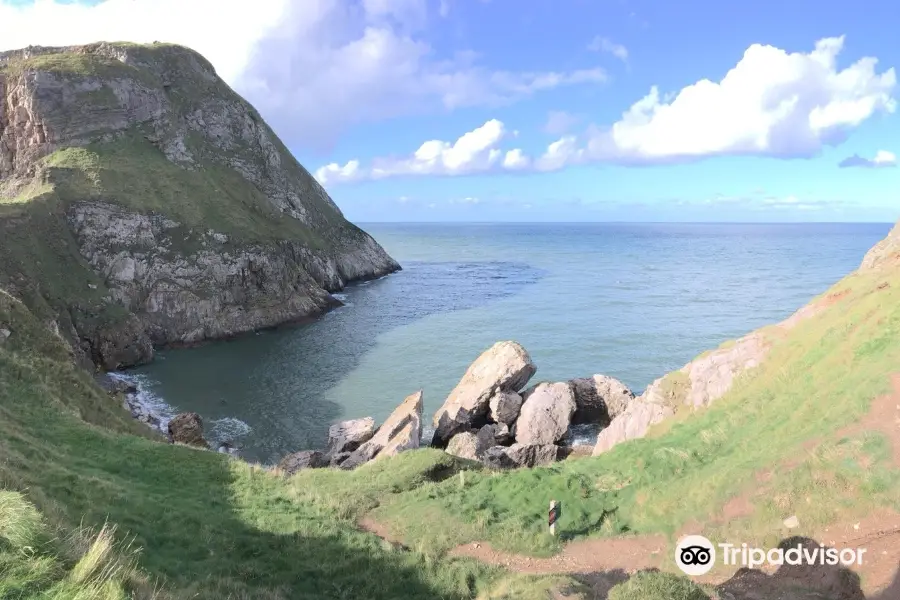 Porth Dyniewaid Angel Bay