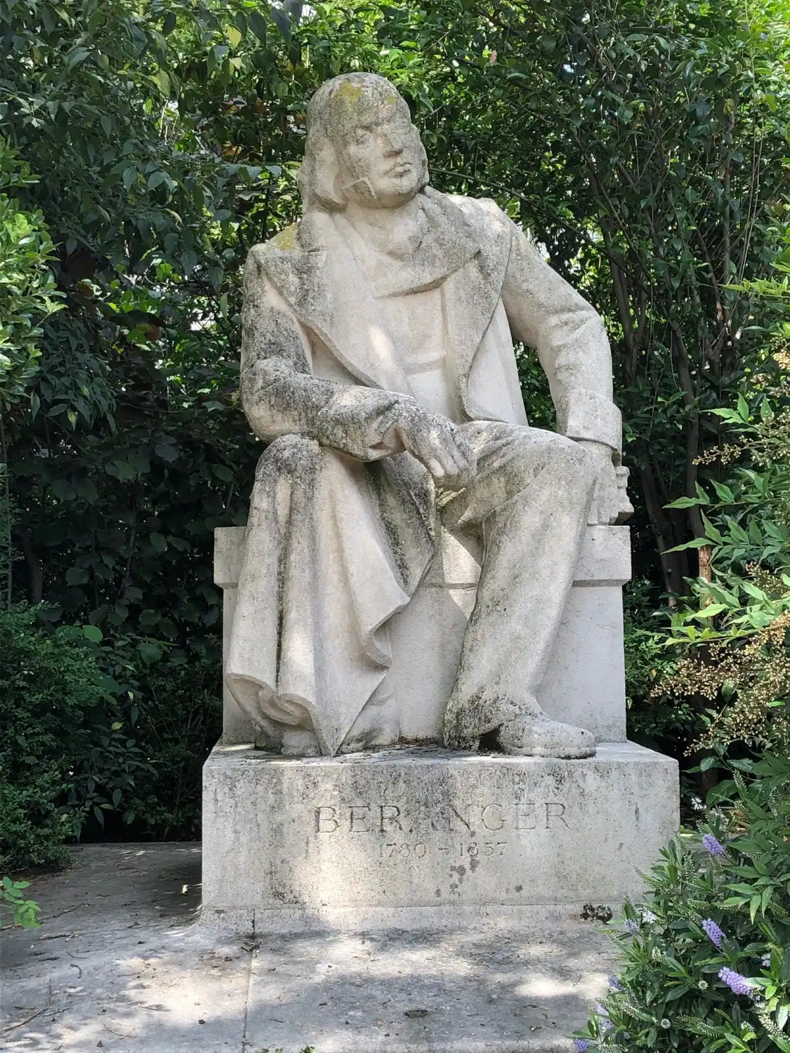 Hôtels à proximité de : Statue Pierre Jean de Beranger