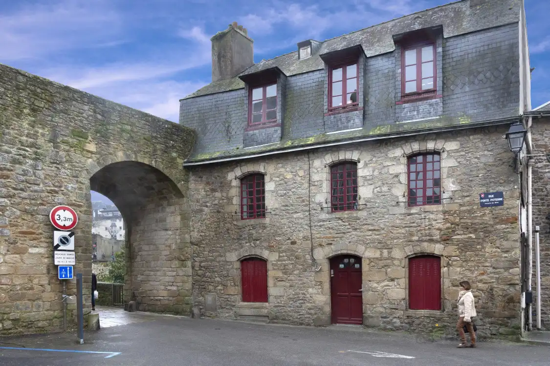 Hotels near Postern Gate