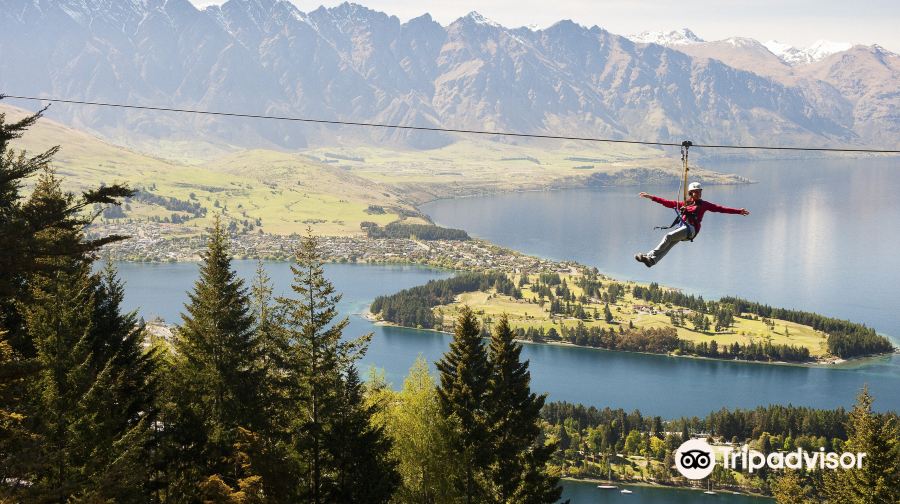 新西蘭皇后鎮Ziptrek Ecotours生態高空滑索+Hydro Attack鯊魚水艇+昂森木桶温泉一日遊