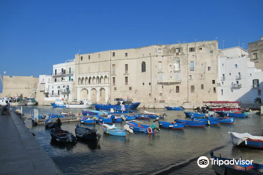 Porto antico di Monopoli