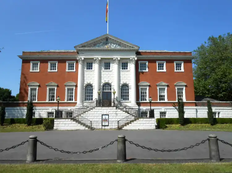 Hotels near Warrington Town Hall