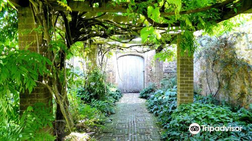 National Trust - Barrington Court