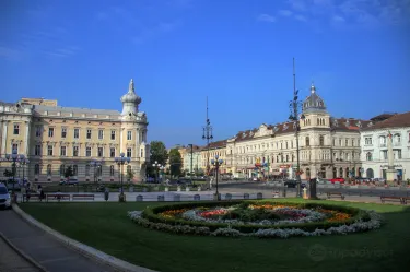 Arad City Hall Square