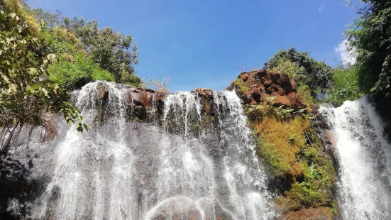 カチャンの滝