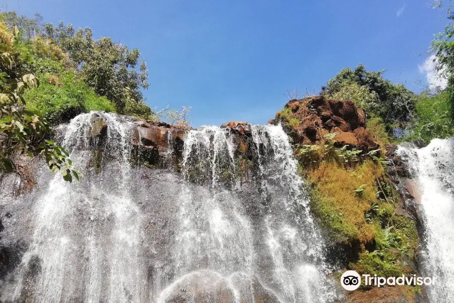 Kachanh Waterfall