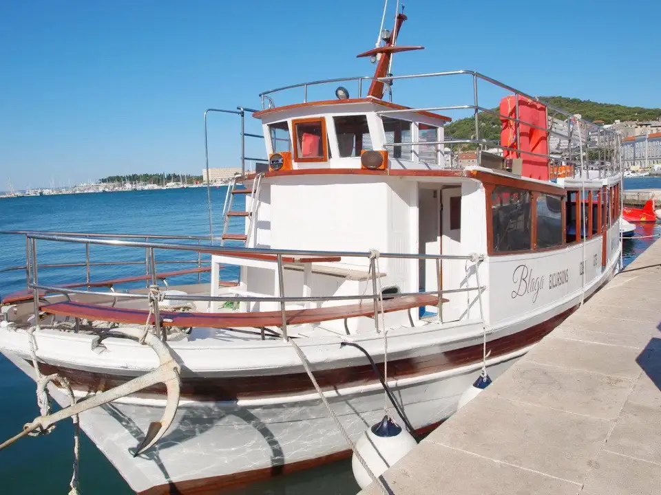 4_Excursion Ship Blaga