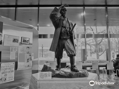 3_Shima Yoshitake Statue