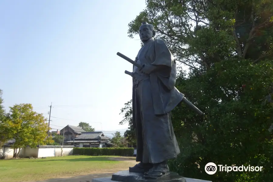 Statue of Takasugi Shinsaku