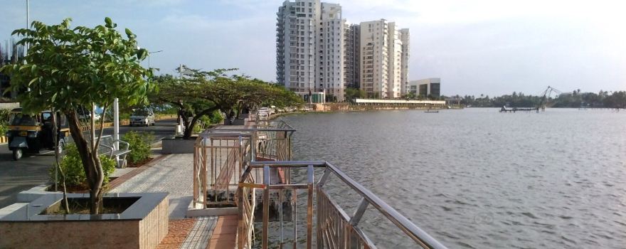 Queen's Walkway
