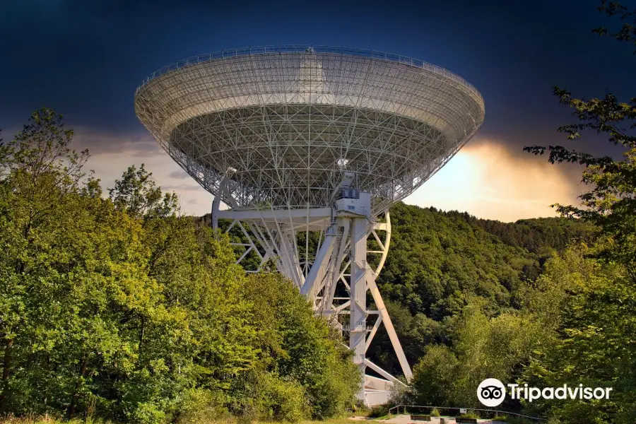 Effelsberg 100-m Radio Telescope