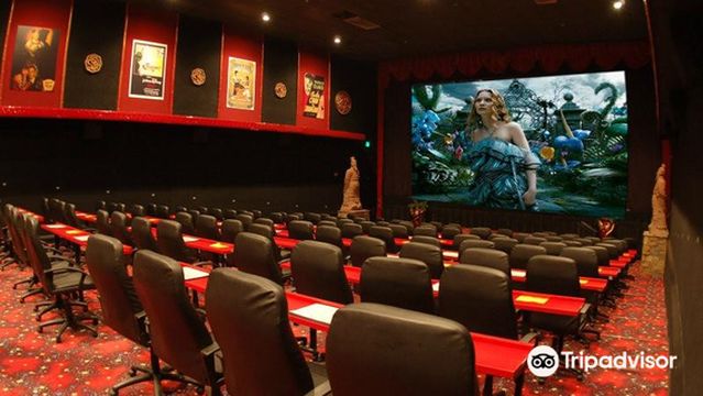 Hollywood Palms Cinema