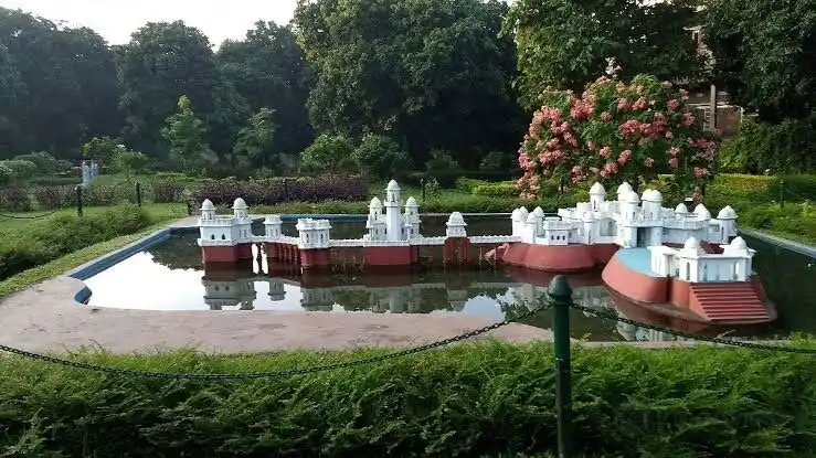 Hotels near Heritage Park