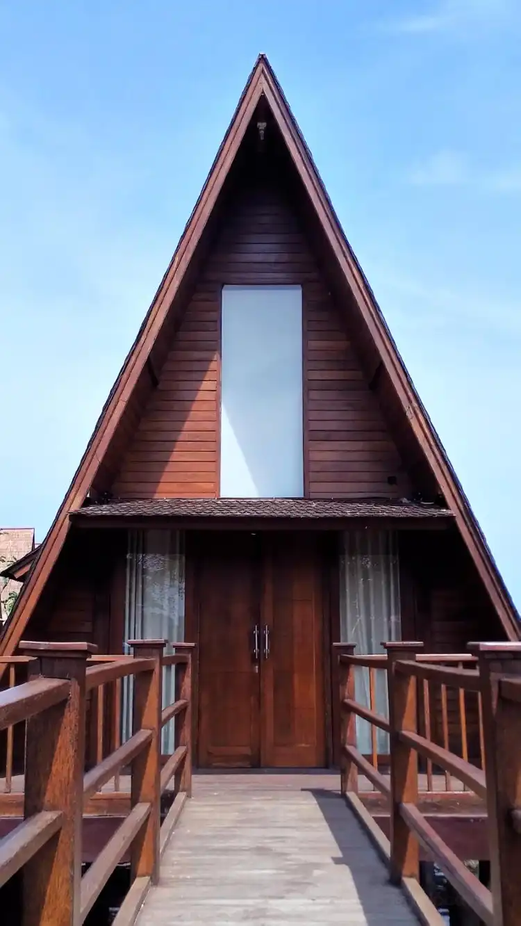 Hotels in Lemahwungkuk