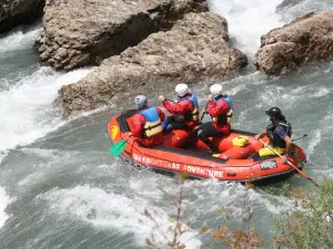 Sin Fronteras Adventure · Rafting, Descenso de barrancos, deportes de aventura