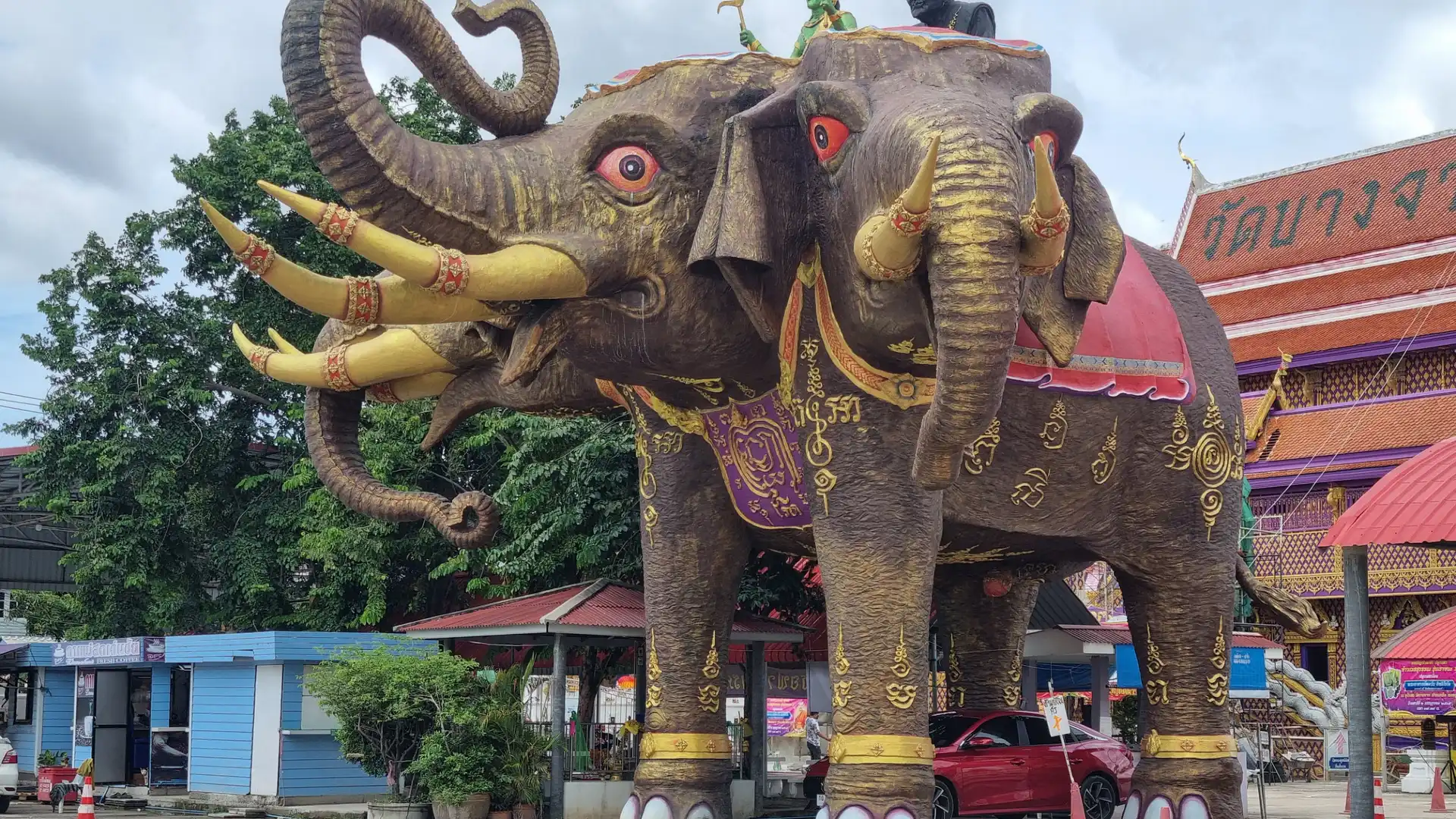 Hotels near Wat Bangchak