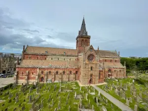 Bishop’s and Earl's Palaces