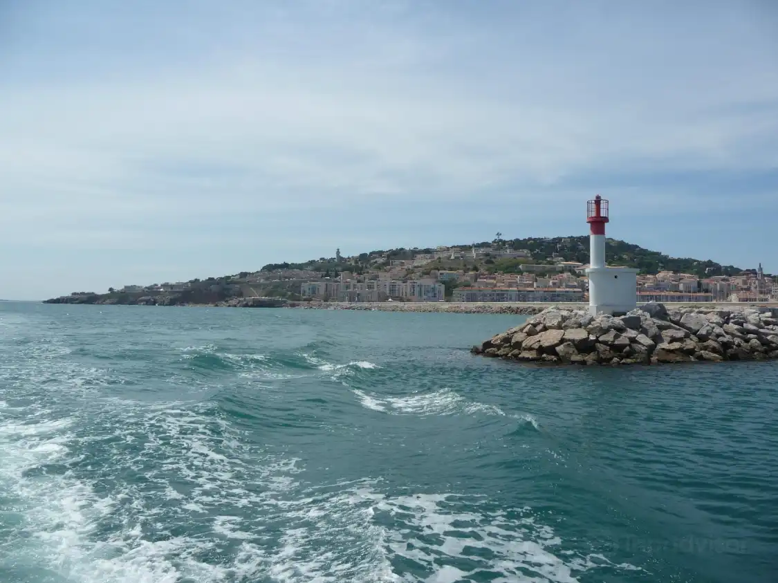Hotels near Popeye