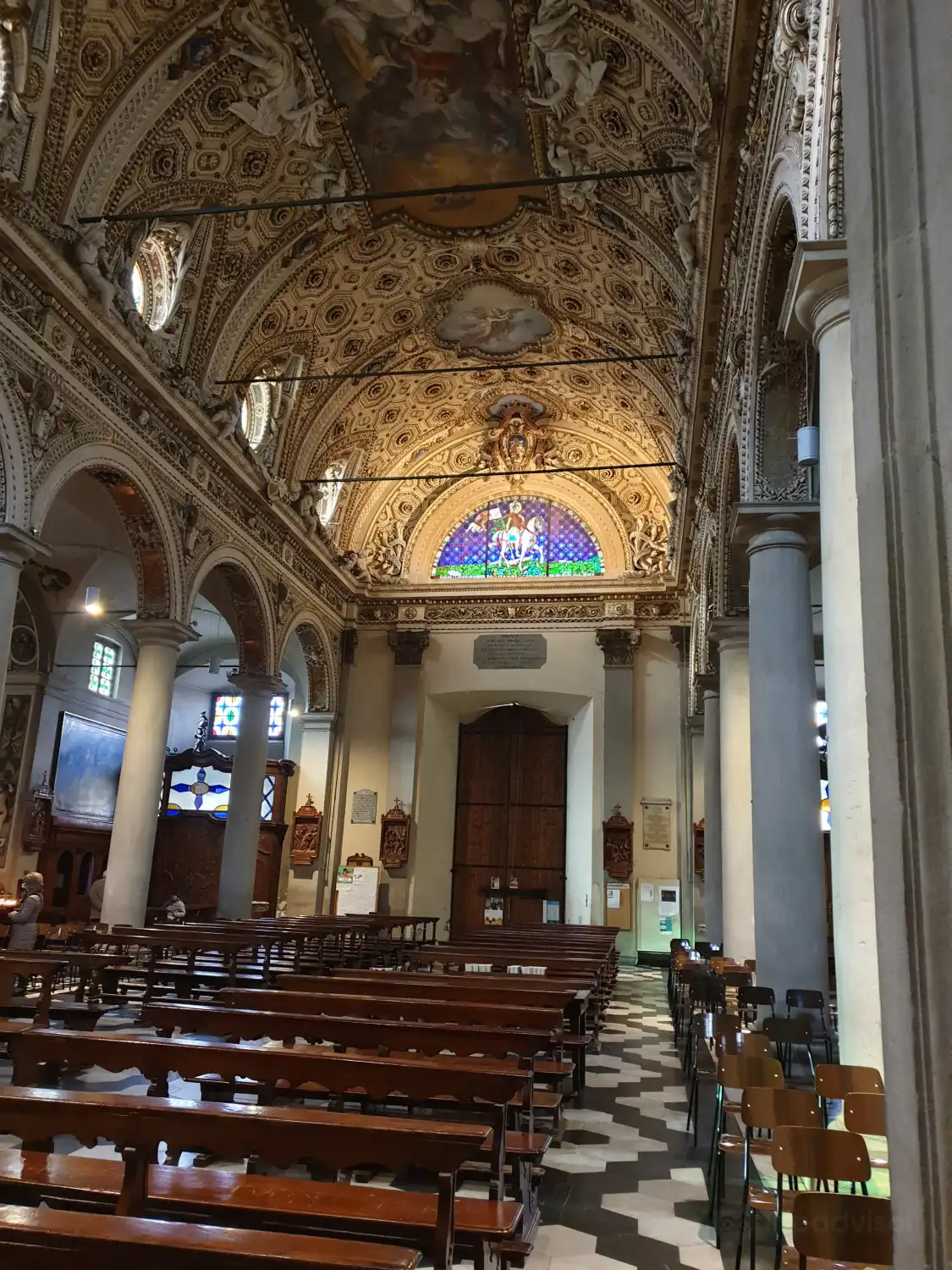 Hotels near Basilica di San Vittore