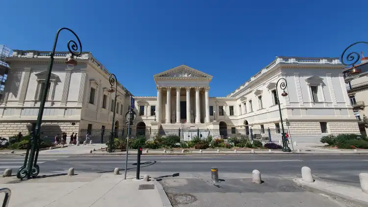 Hotels near Palais de Justice