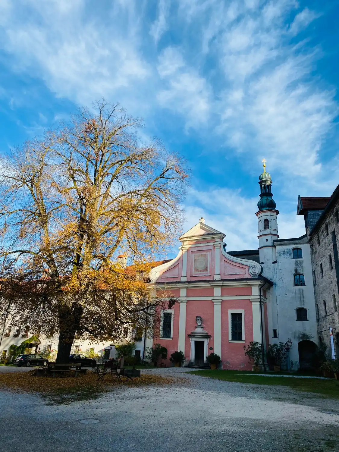 Hotels near Burg Tittmoning