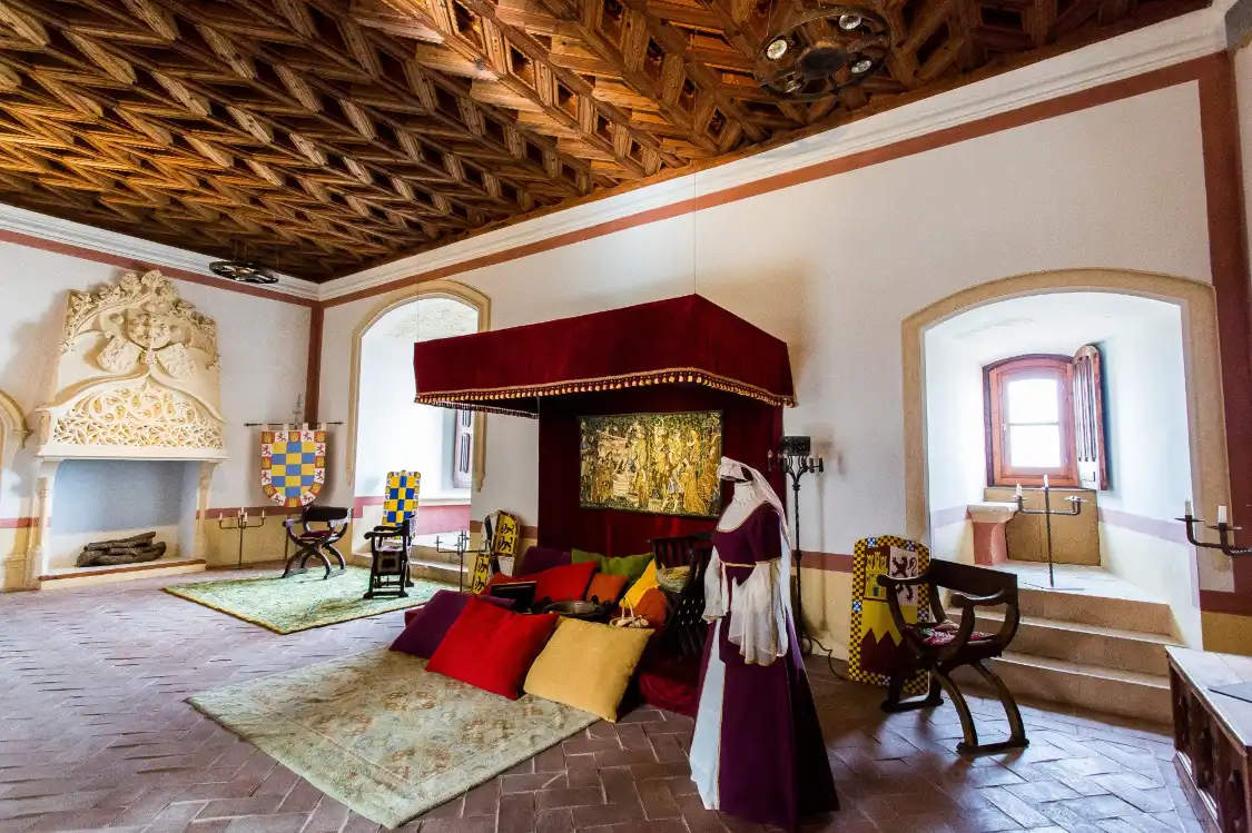 Hotels near Belmonte Castle