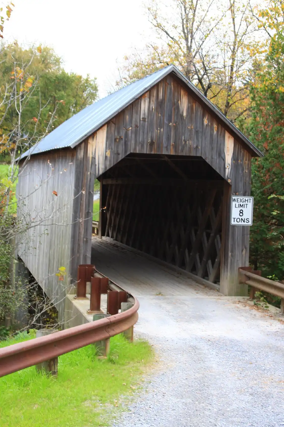 Halpin Covered Bridge 주변 호텔