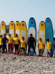 P Luka Surfing Peru